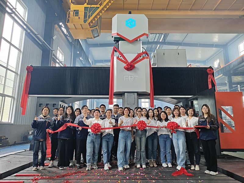 重磅消息！洛陽宇捷13米數(shù)控龍門鏜銑床正式投產(chǎn)使用!